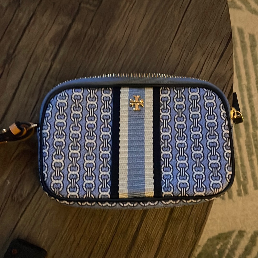 TB wristlet